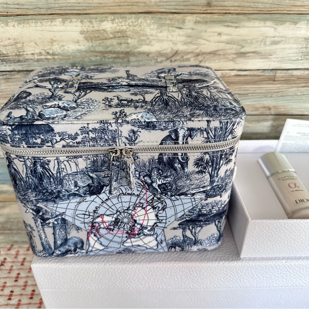 Dior Around The World Exclusive Vanity Case + 2 Dior Face Towels
